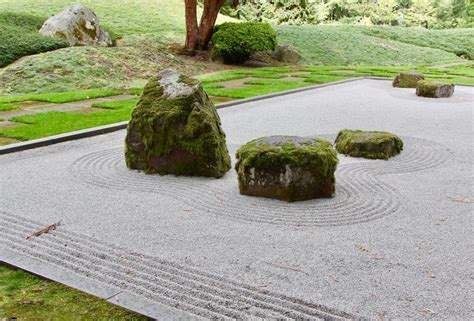  Zen Gardens:  An Unexpected Journey Through Tranquil Design and Timeless Beauty!